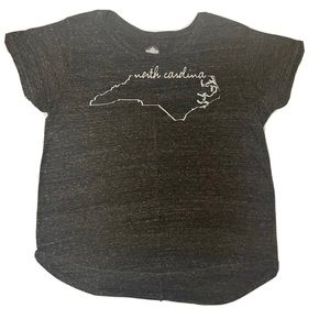 T shirt North Carolina outline size medium